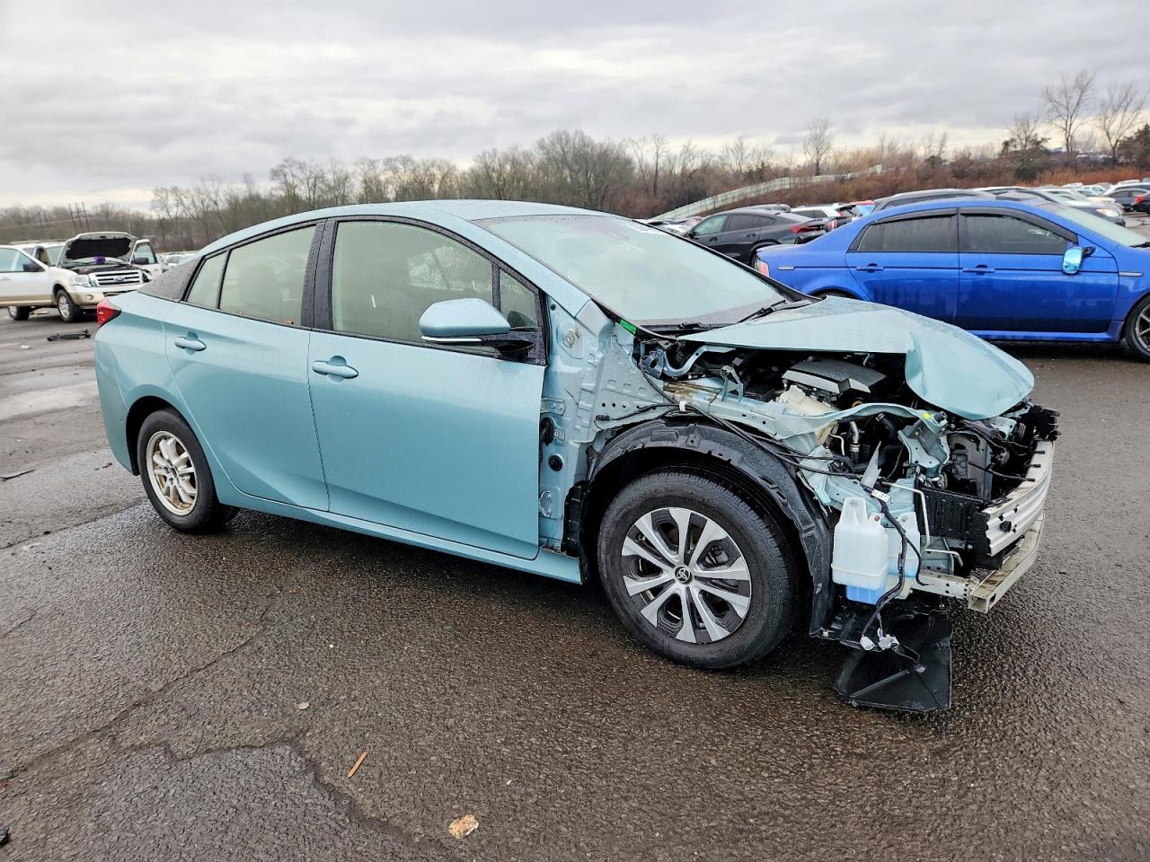 2020 Toyota Prius Le - Фото 4