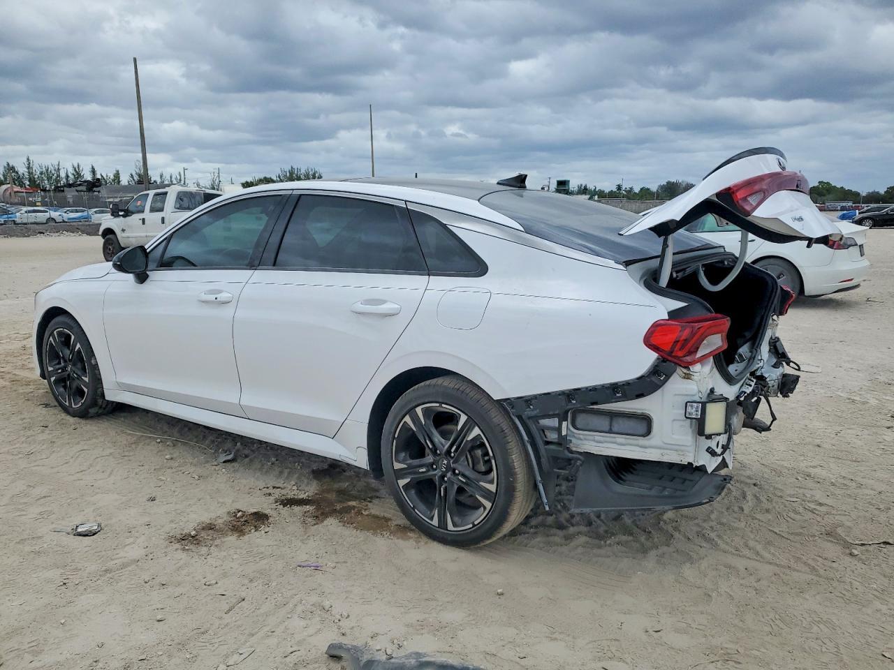 2021 Kia K5 Gt Line - Image 2