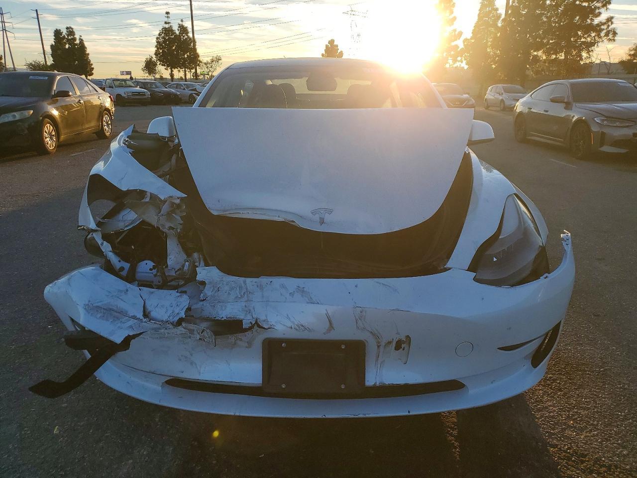 2023 Tesla Model 3 - Фото 5