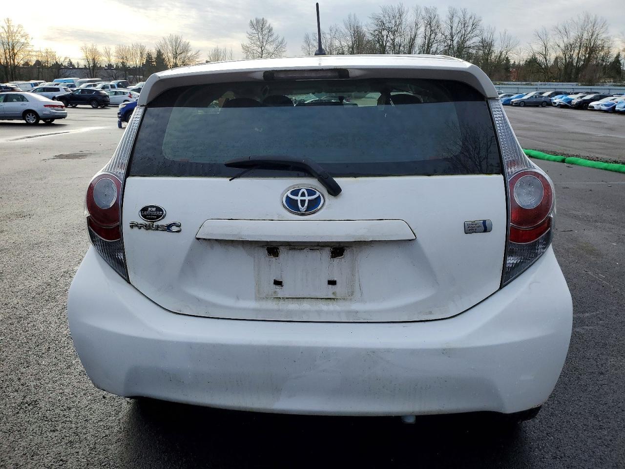 2013 Toyota Prius C - Фото 6