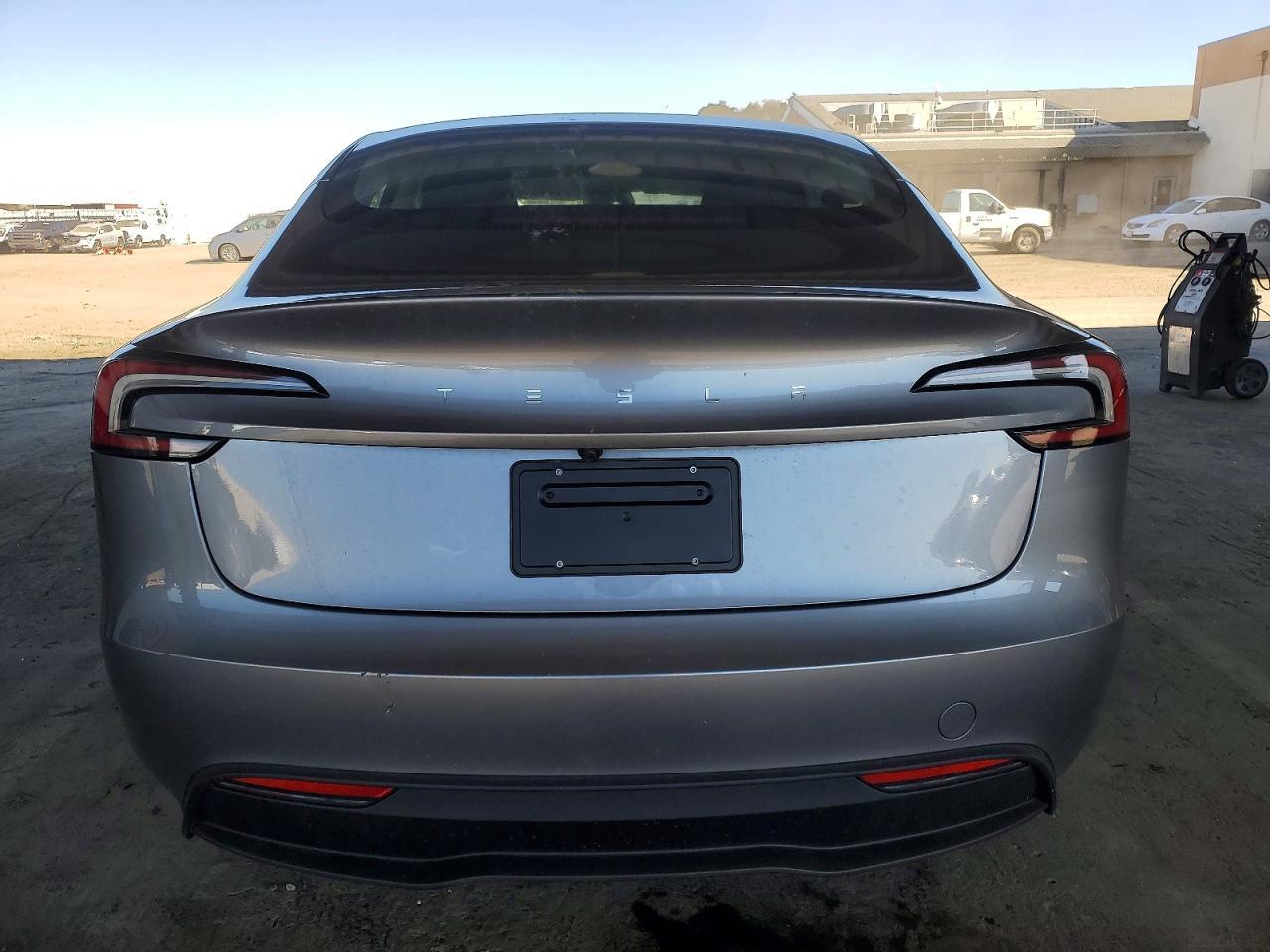 2025 Tesla Model 3 - Image 6