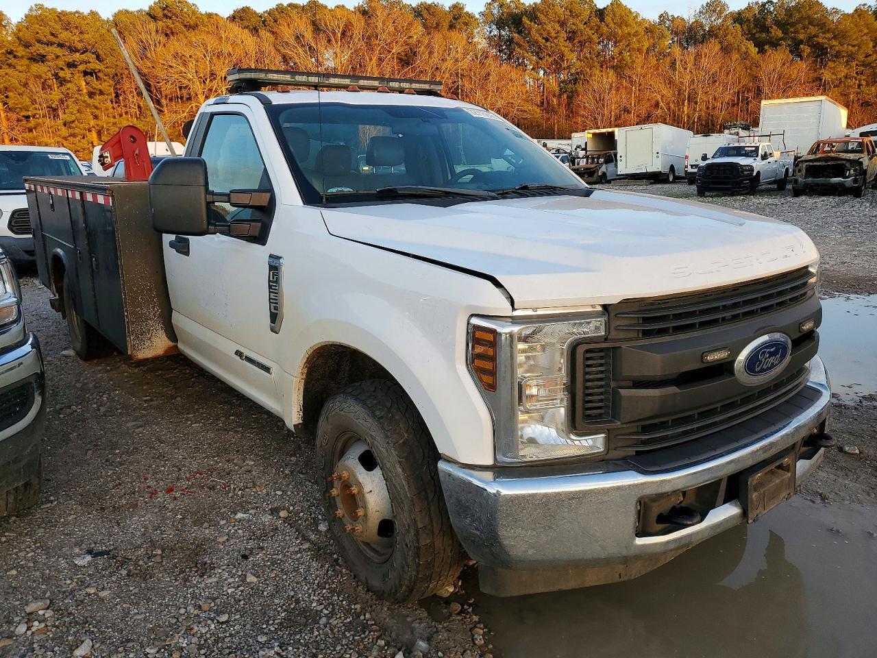 2018 Ford F350 Super Duty Utility / Service Truck - Фото 4