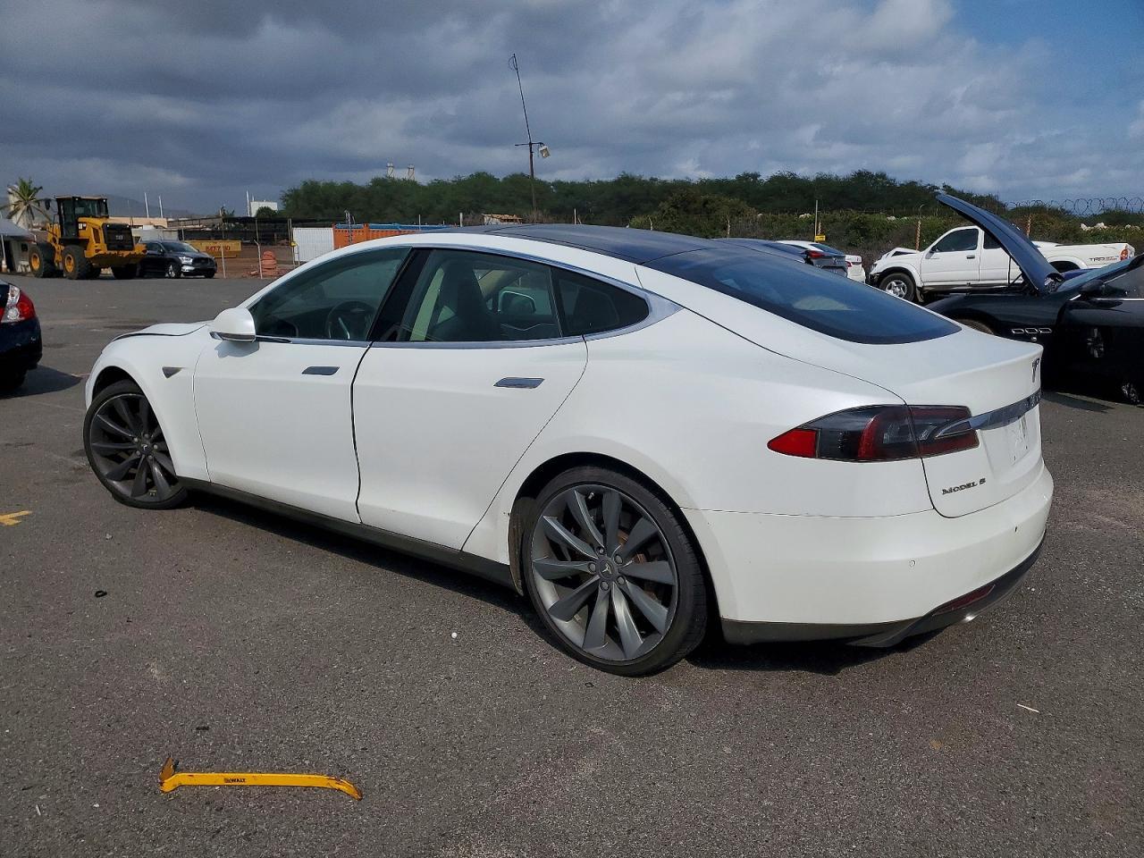 2014 Tesla Model S - Фото 2