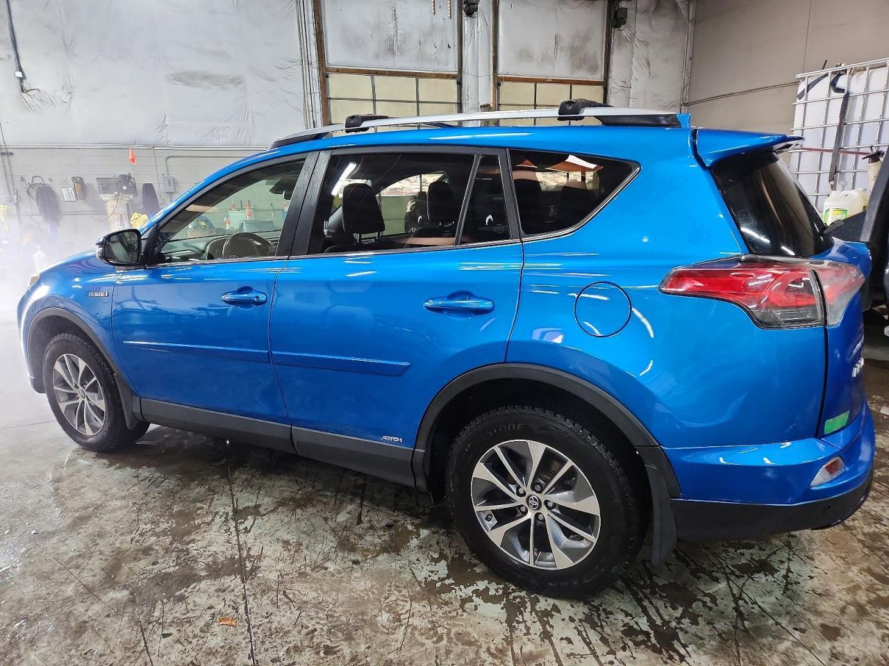 2018 Toyota Rav4 Hybrid Xle - Image 2
