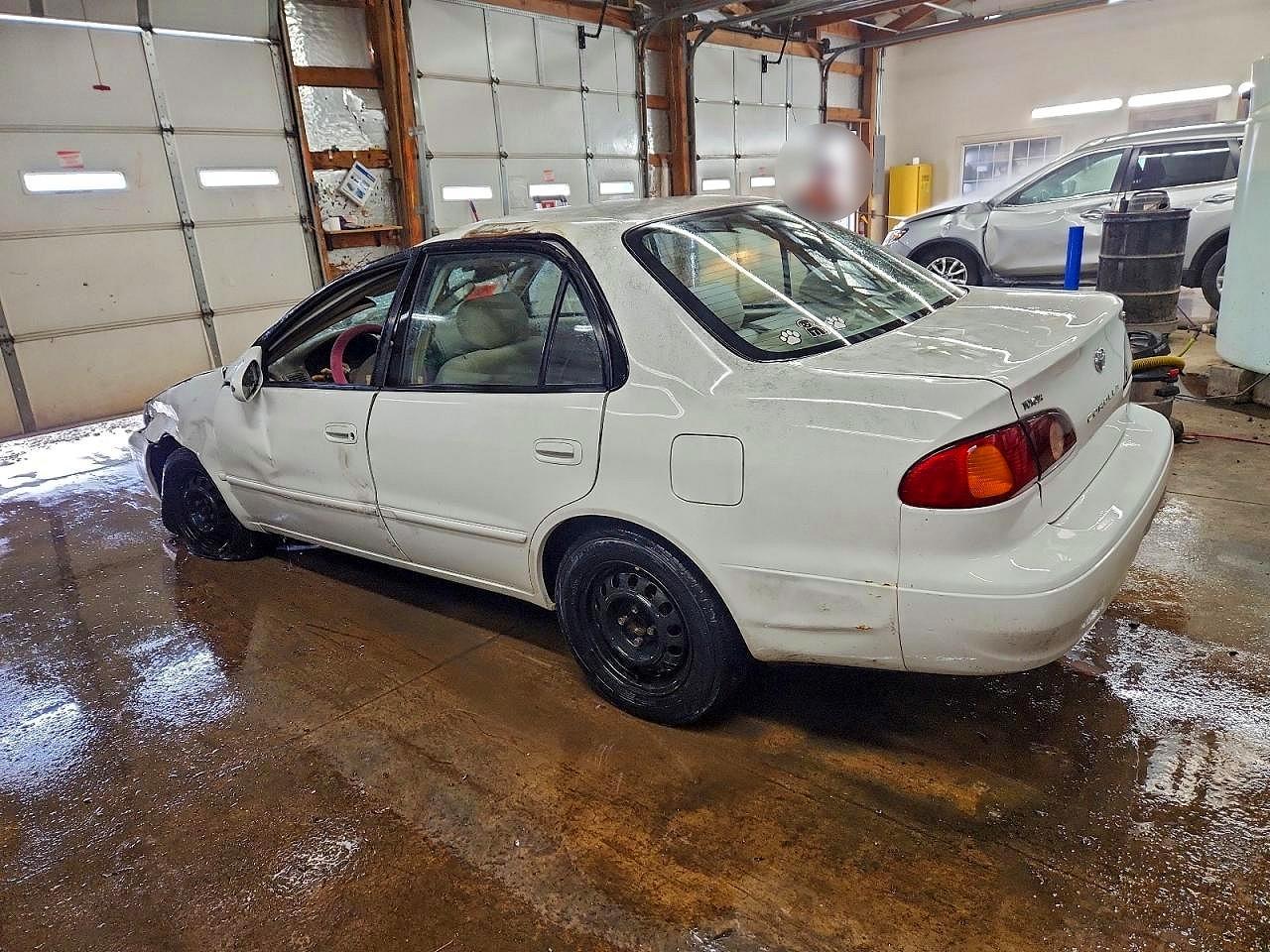 2001 Toyota Corolla Le - Image 2
