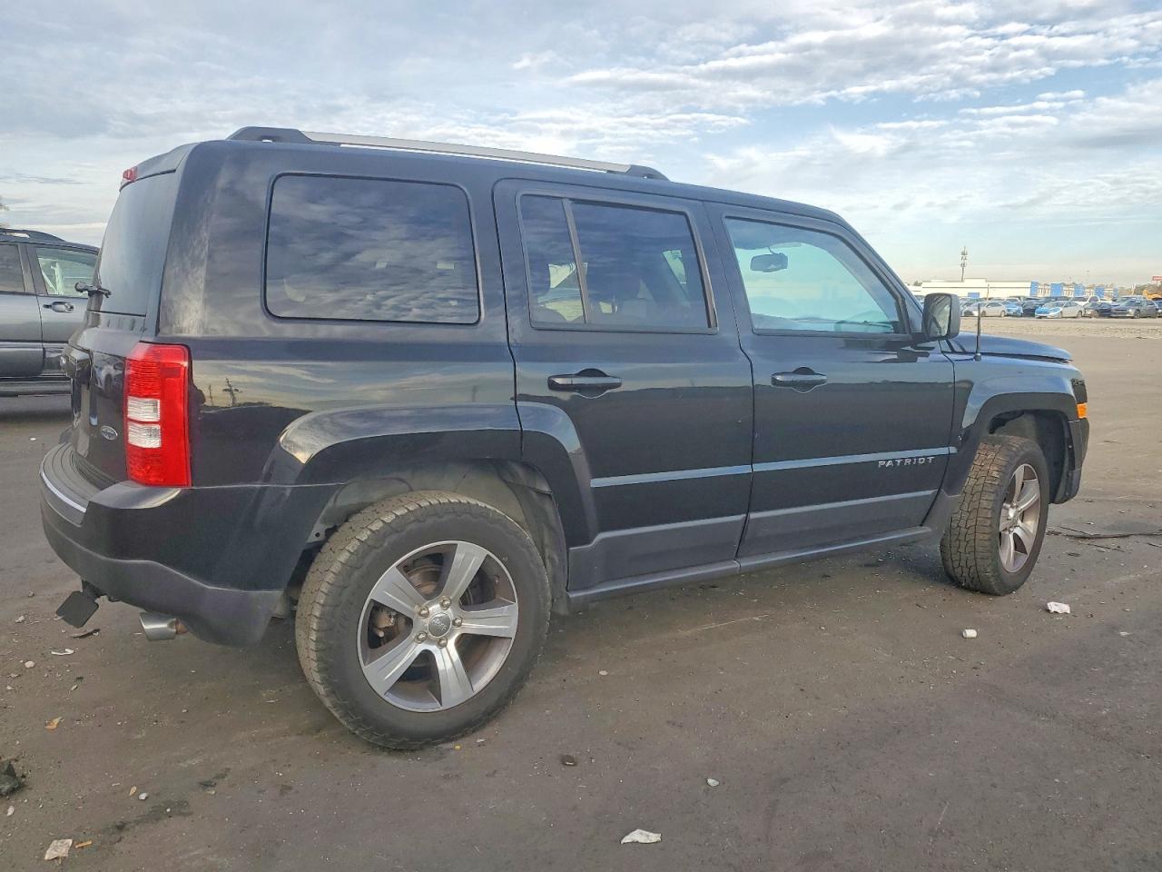 2017 Jeep Patriot Latitude - Image 3