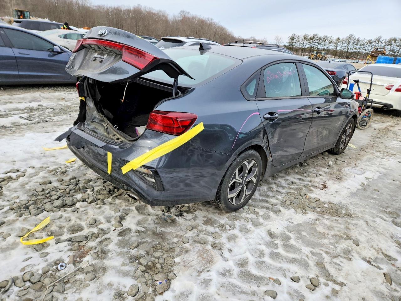 2021 Kia Forte Fe - Image 3