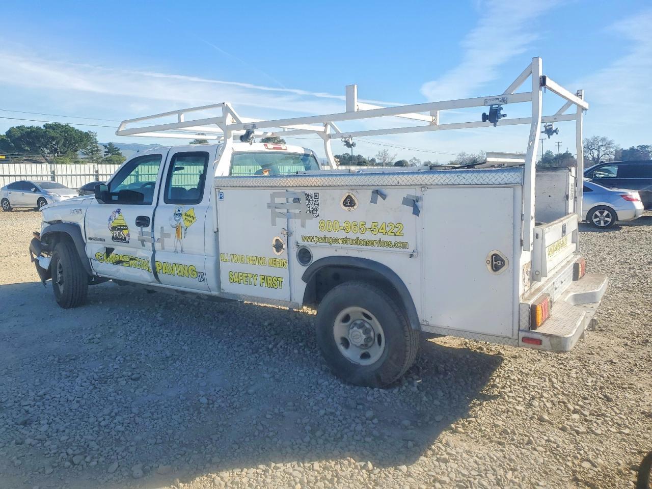 2006 Chevrolet Silverado Utility / Service Truck - Image 2