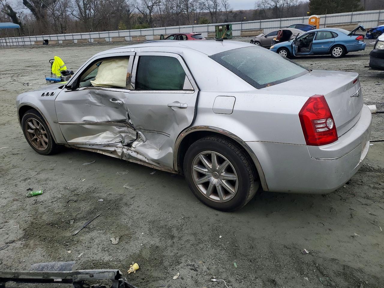 2008 Chrysler 300 Touring - Фото 2