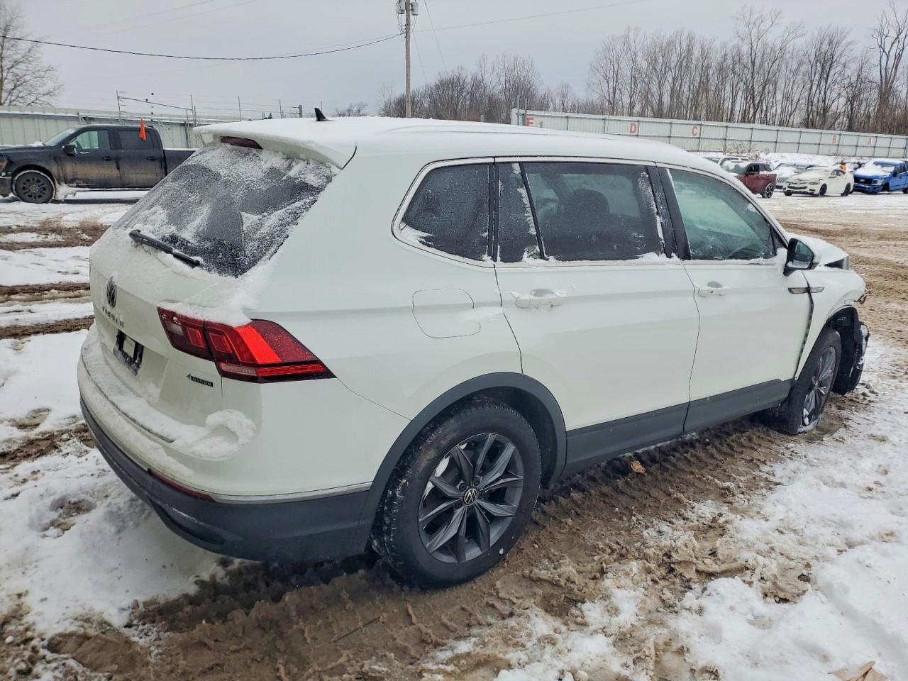 2024 Volkswagen Tiguan Se - Фото 3