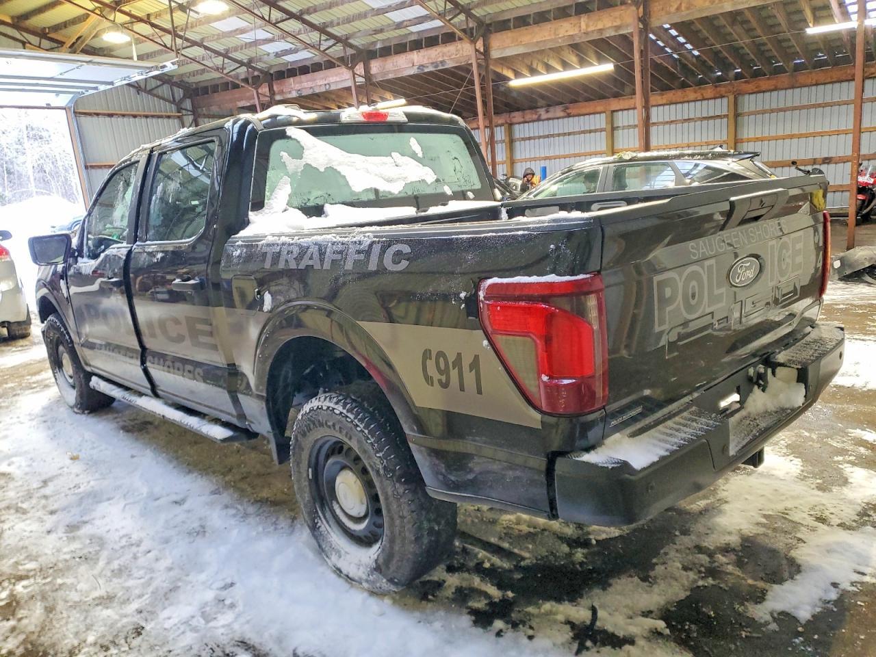 2024 Ford F150 Police Responder - Фото 2
