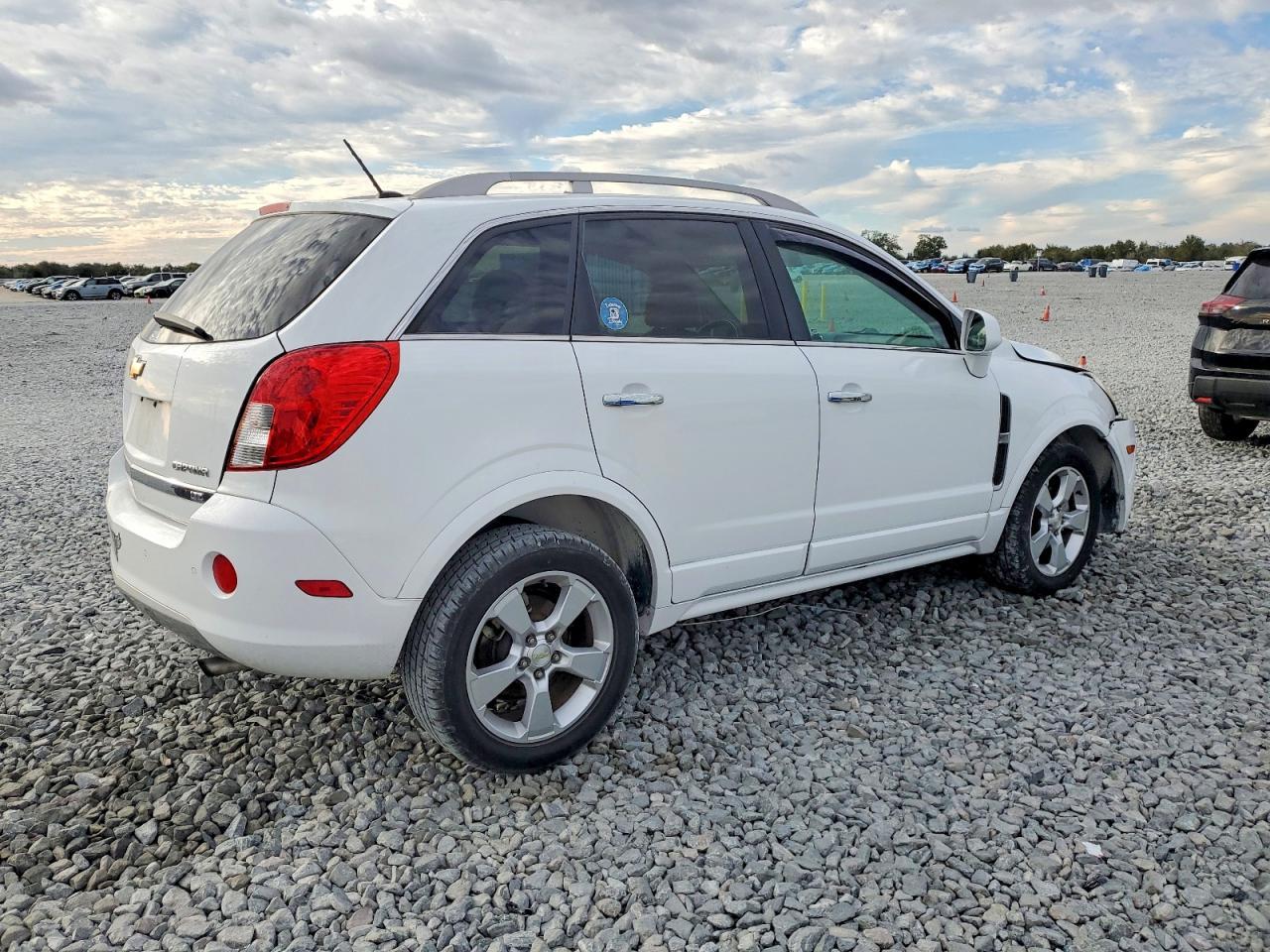 2014 Chevrolet Captiva Ltz - Image 3