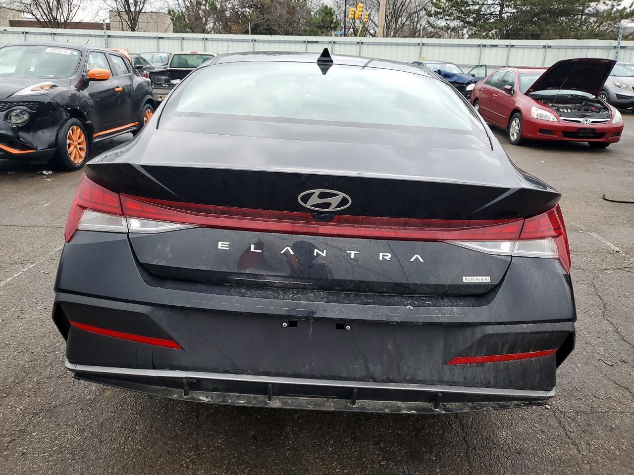 2024 Hyundai Elantra Blue - Фото 6
