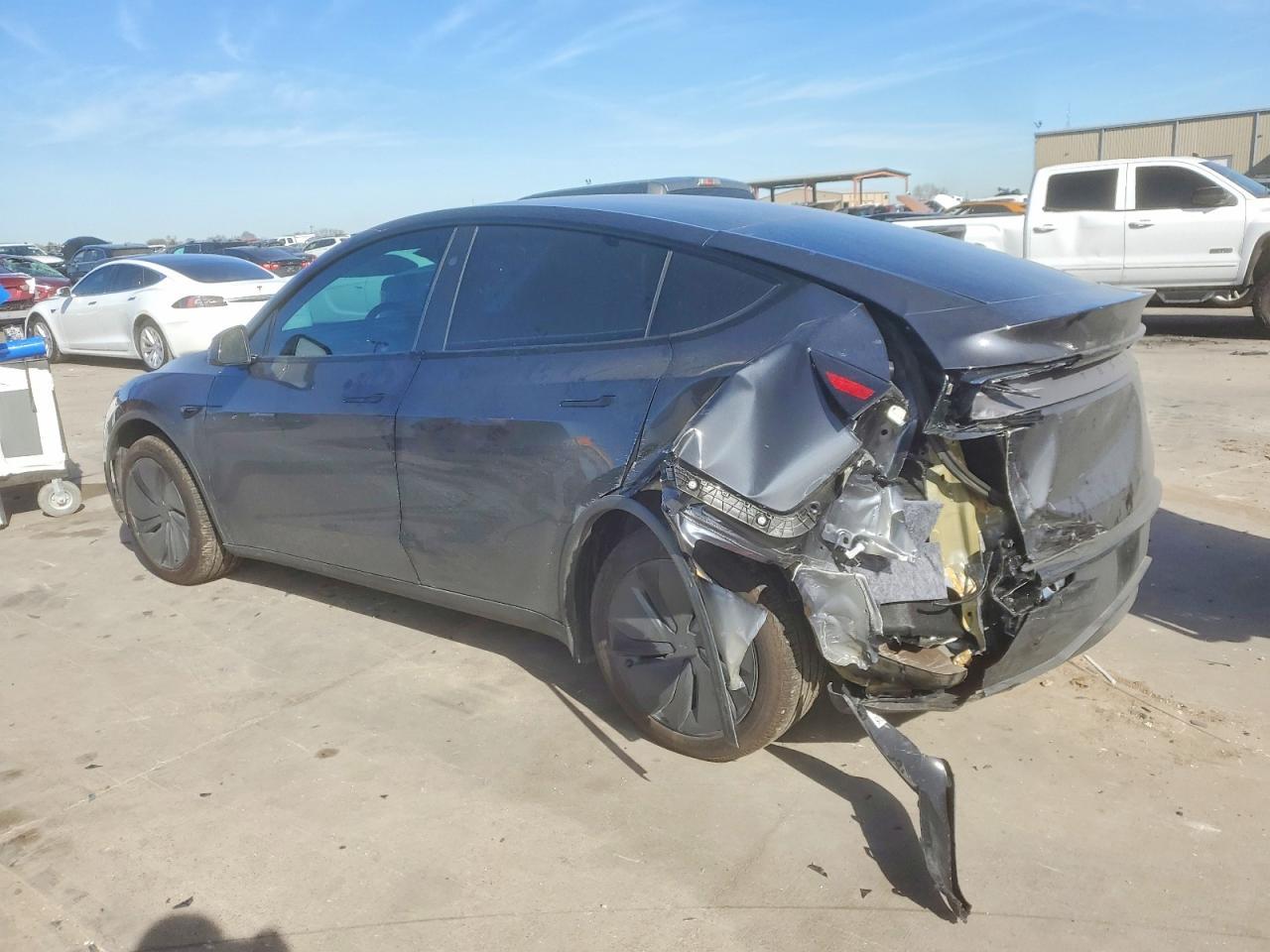 2026 Tesla Model Y - Image 2