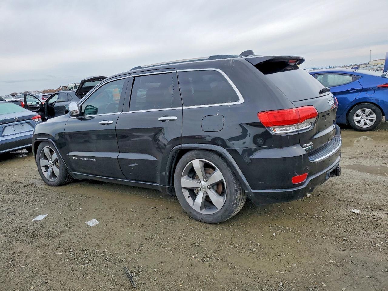2014 Jeep Grand Cherokee Overland - Image 2