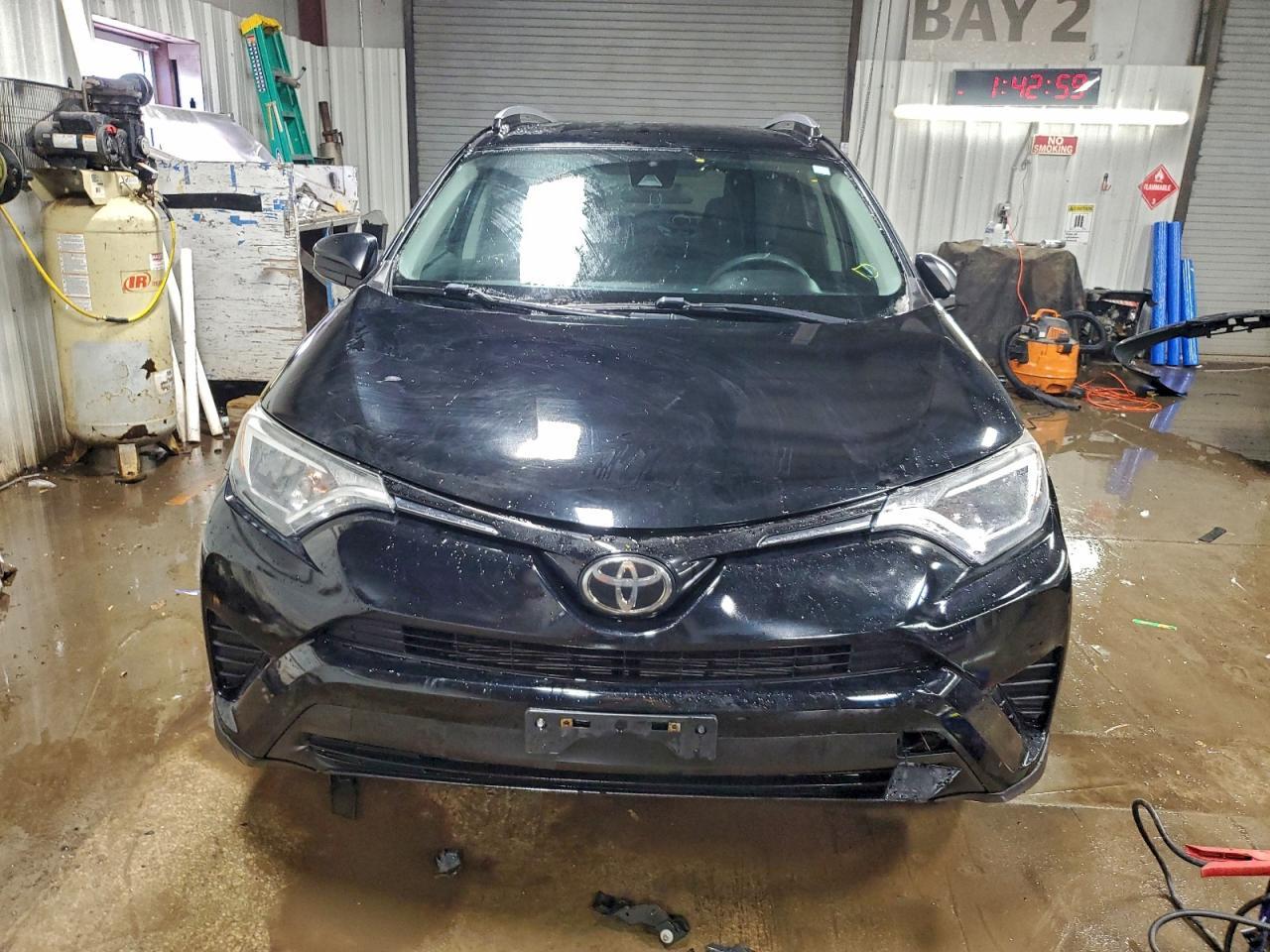 2017 Toyota Rav4 Le - Image 5