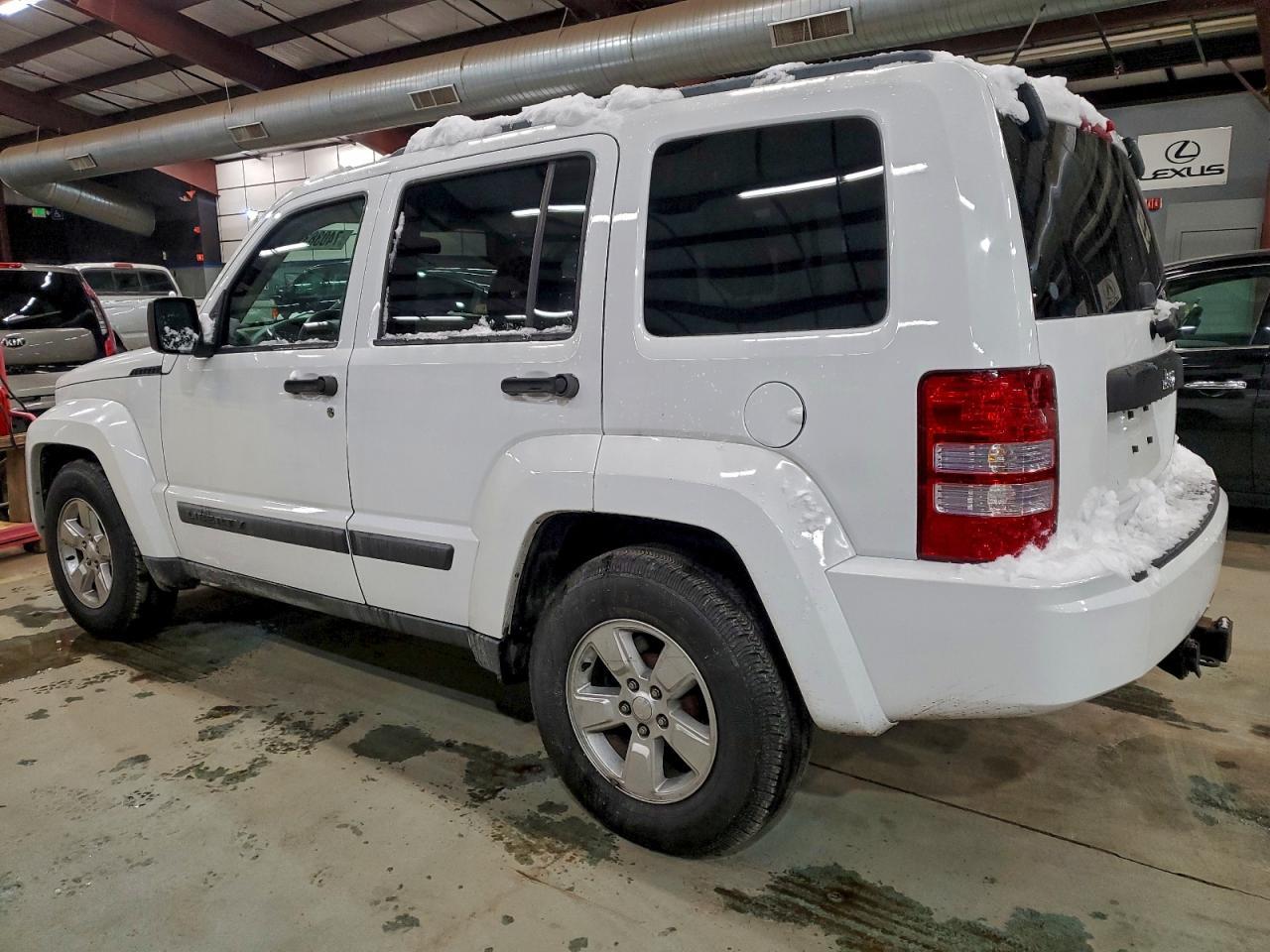 2012 Jeep Liberty Sport - Фото 2