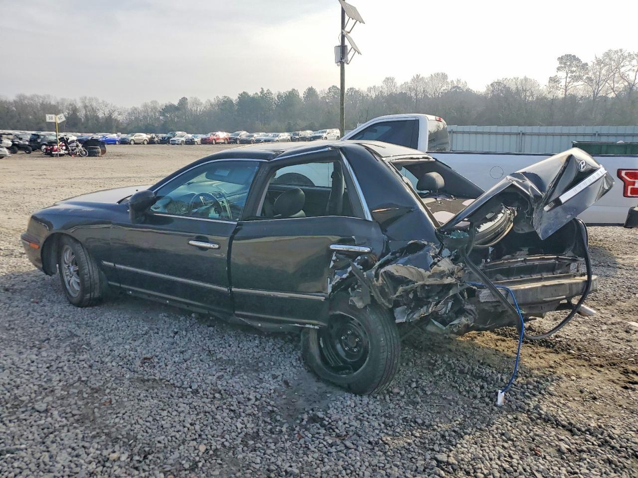 2002 Hyundai Xg350 Base - Image 2