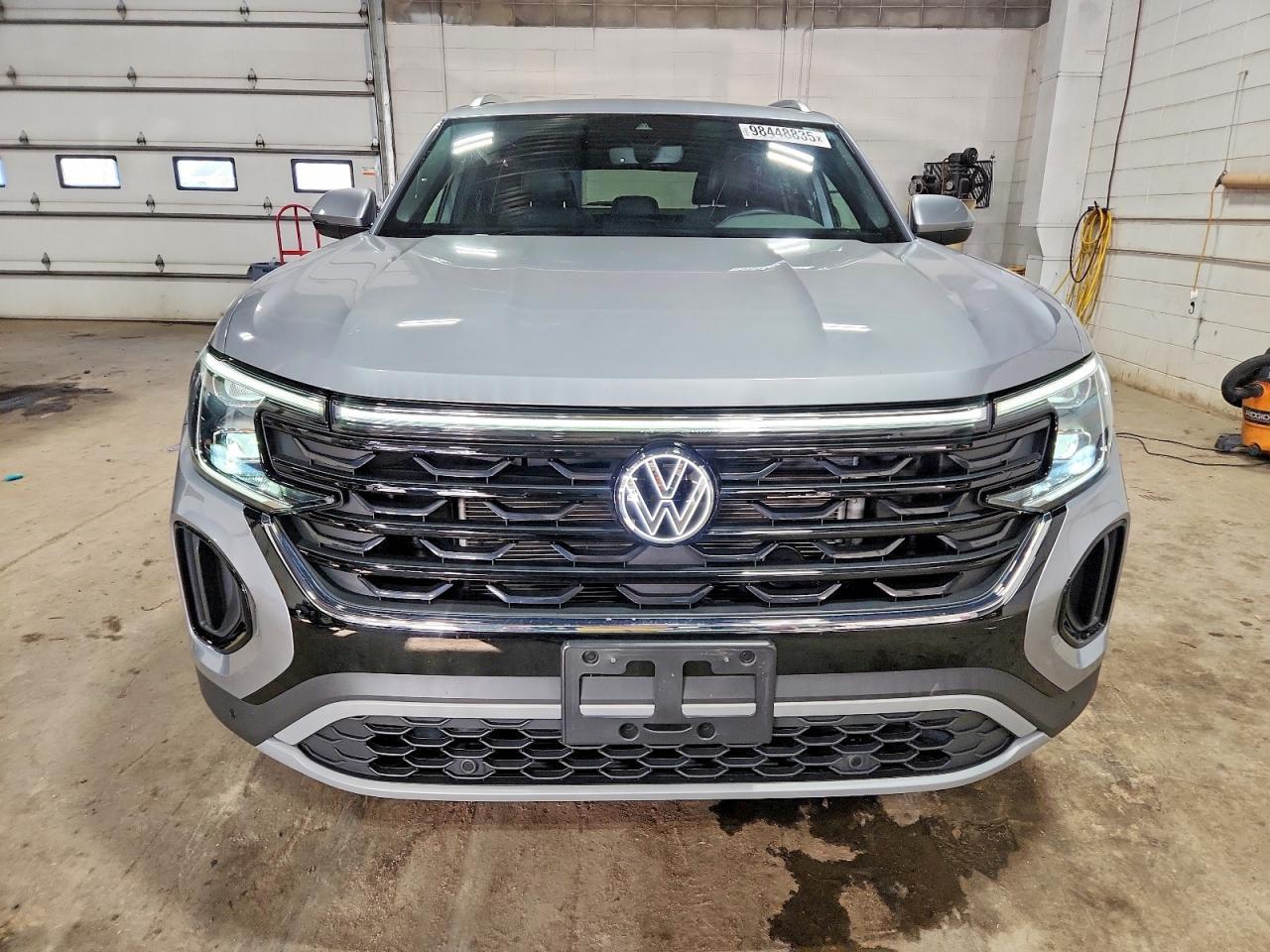 2024 Volkswagen Atlas Cross Sport Se - Image 5