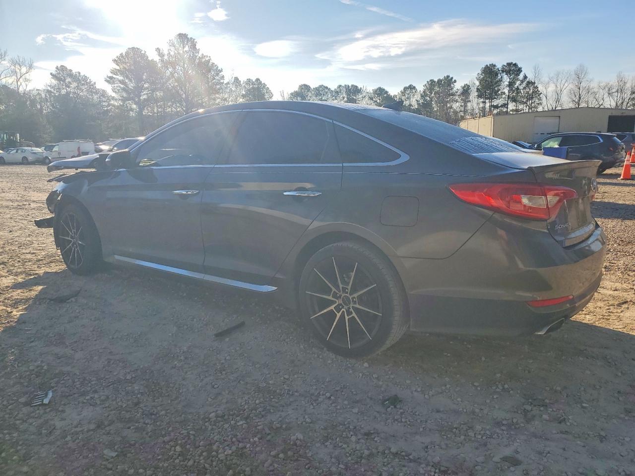 2016 Hyundai Sonata Sport - Фото 2