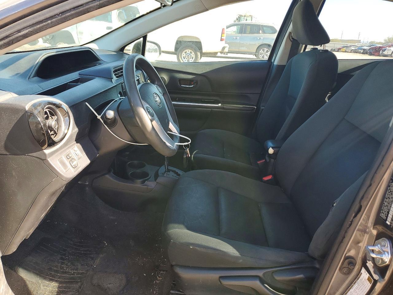 2015 Toyota Prius C Three - Image 7