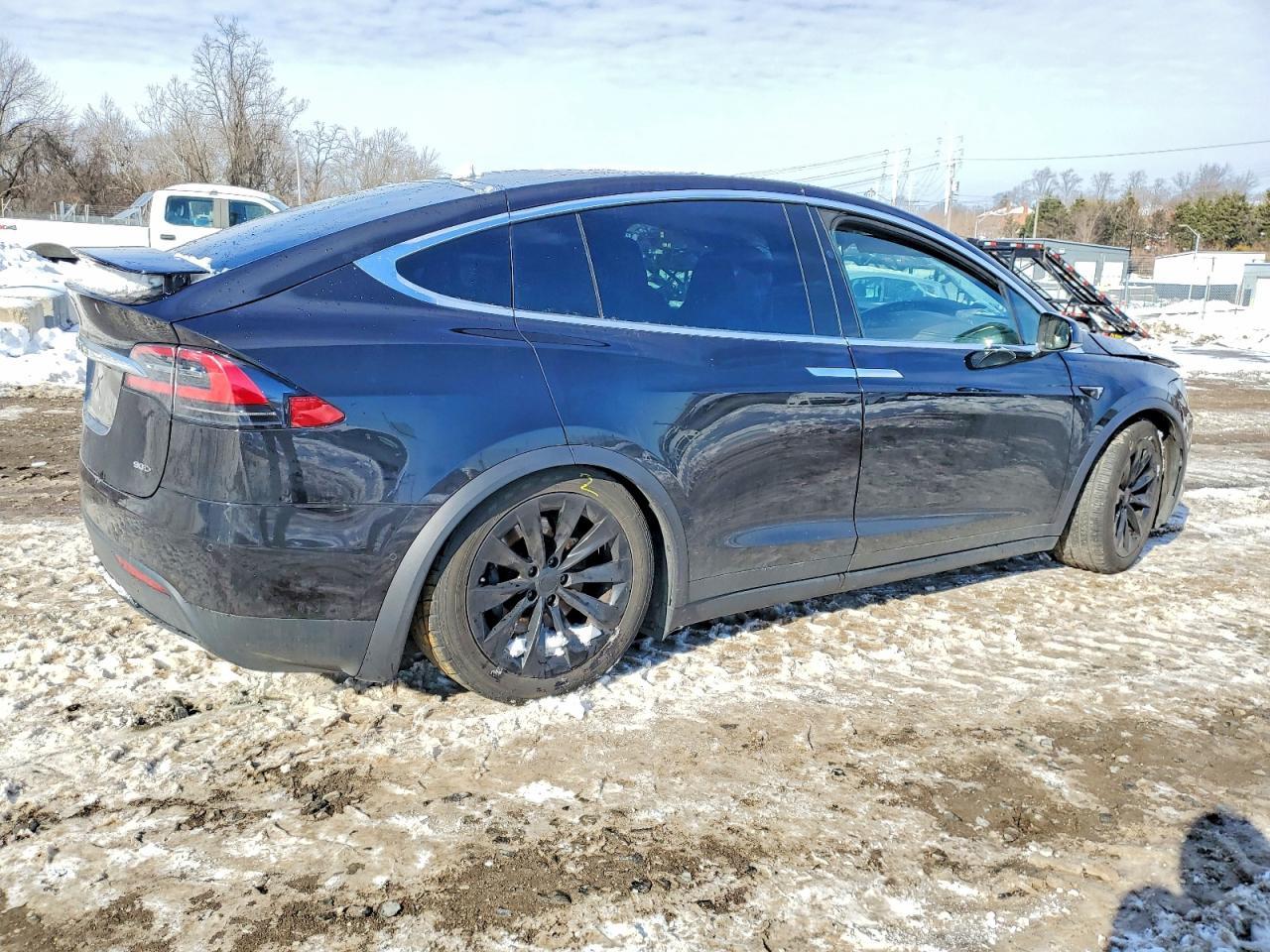 2017 Tesla Model X - Фото 3