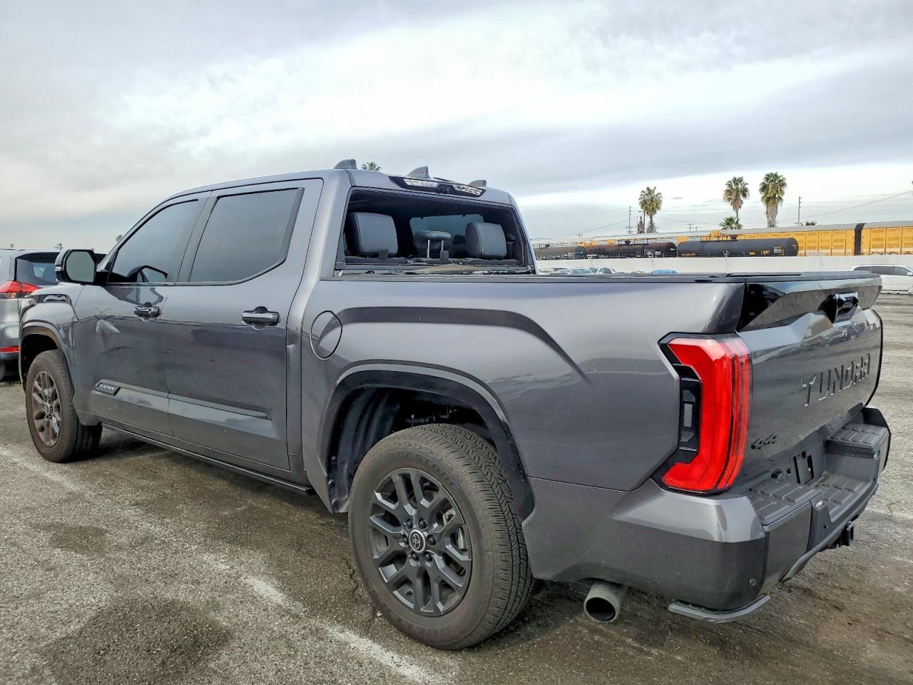 2024 Toyota Tundra Crewmax Platinum - Фото 2