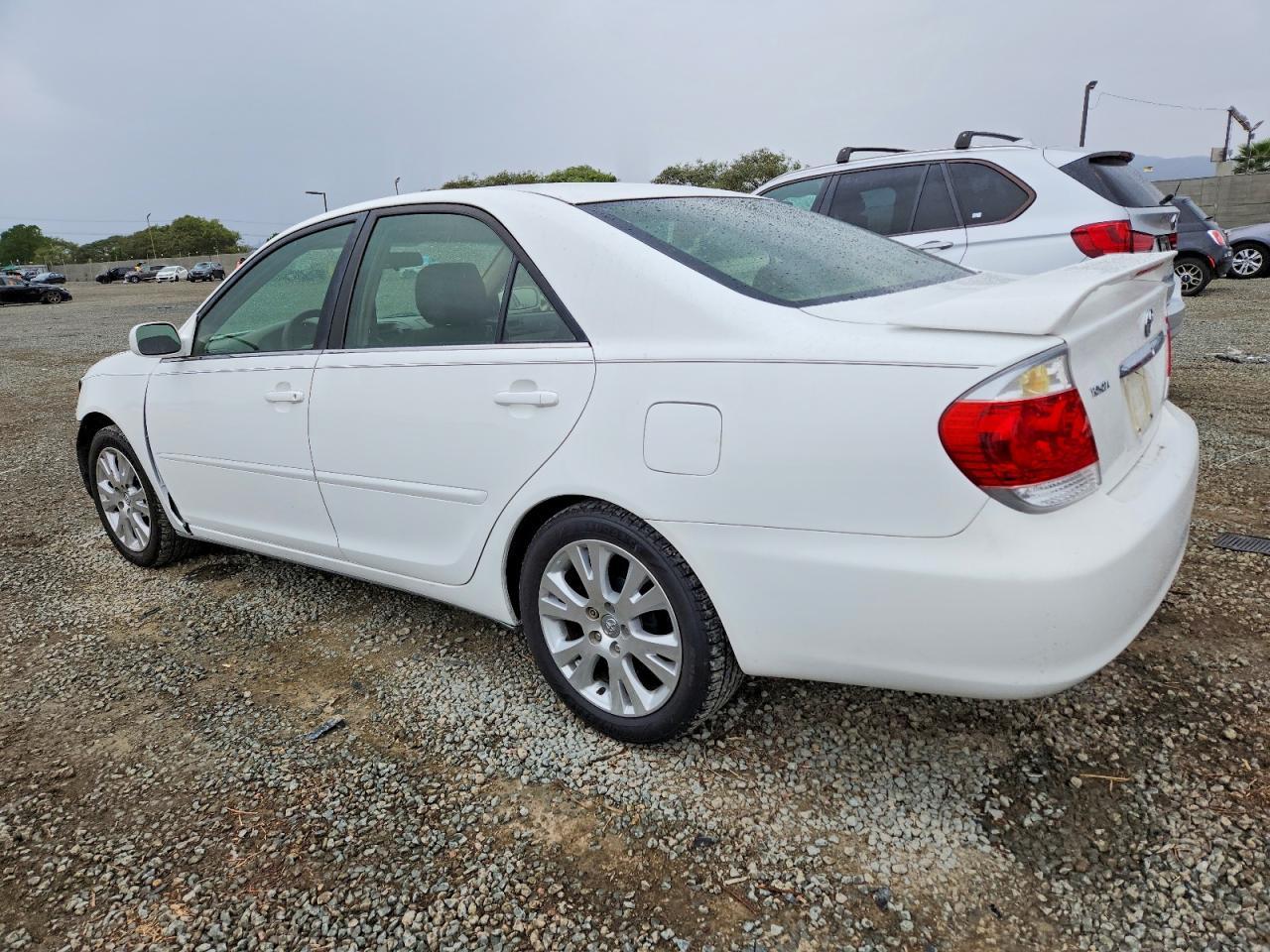2003 Toyota Camry Le - Фото 2