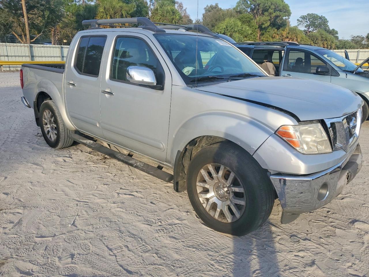 2011 Nissan Frontier S - Фото 4