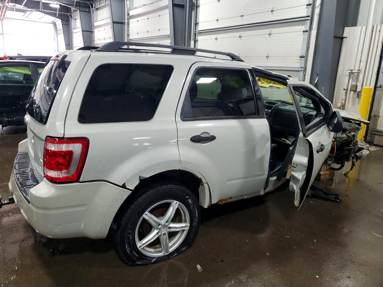 2009 Ford Escape - Image 3