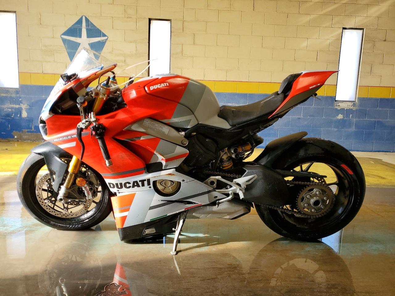 2019 Ducati Panigale V4 - Image 3