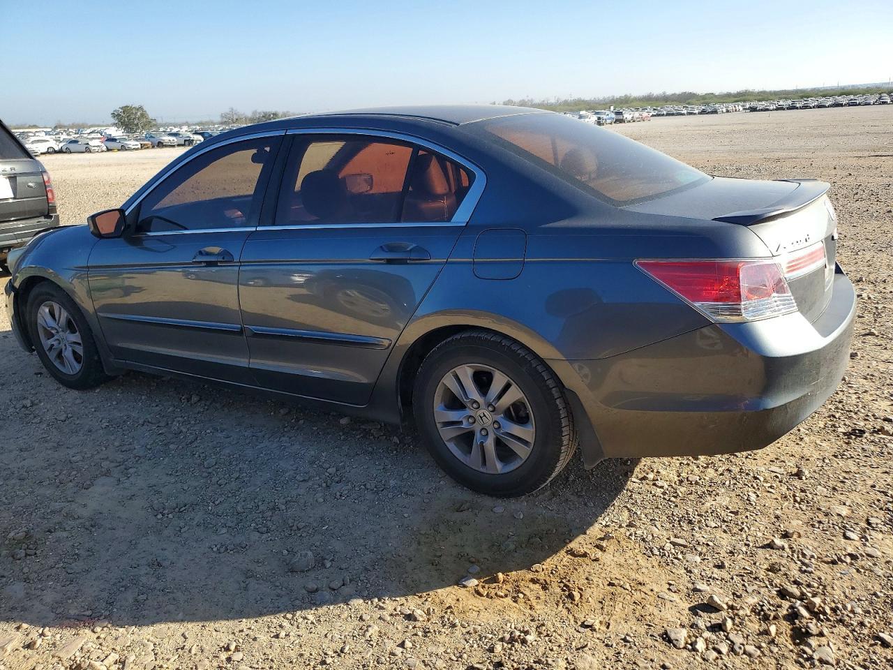 2011 Honda Accord Se - Image 2