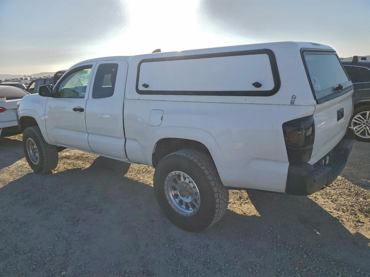 2020 Toyota Tacoma Access Cab - Фото 2