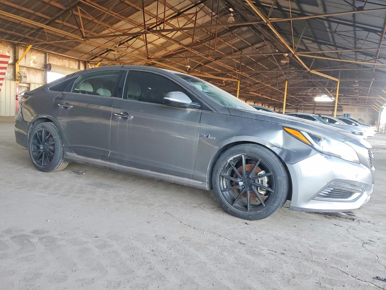 2017 Hyundai Sonata - Image 4