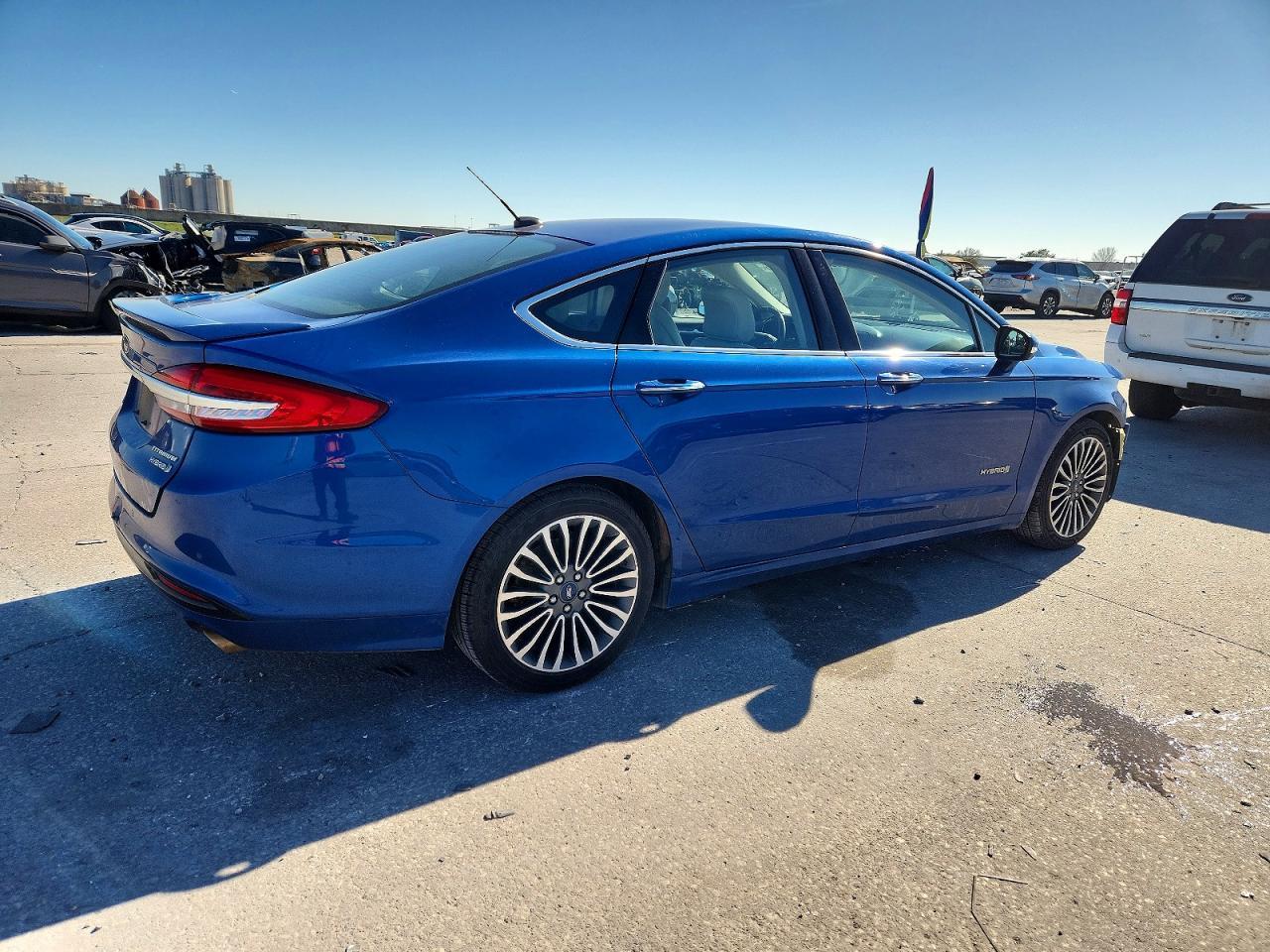 2018 Ford Fusion Titanium/Platinum Hev - Image 3
