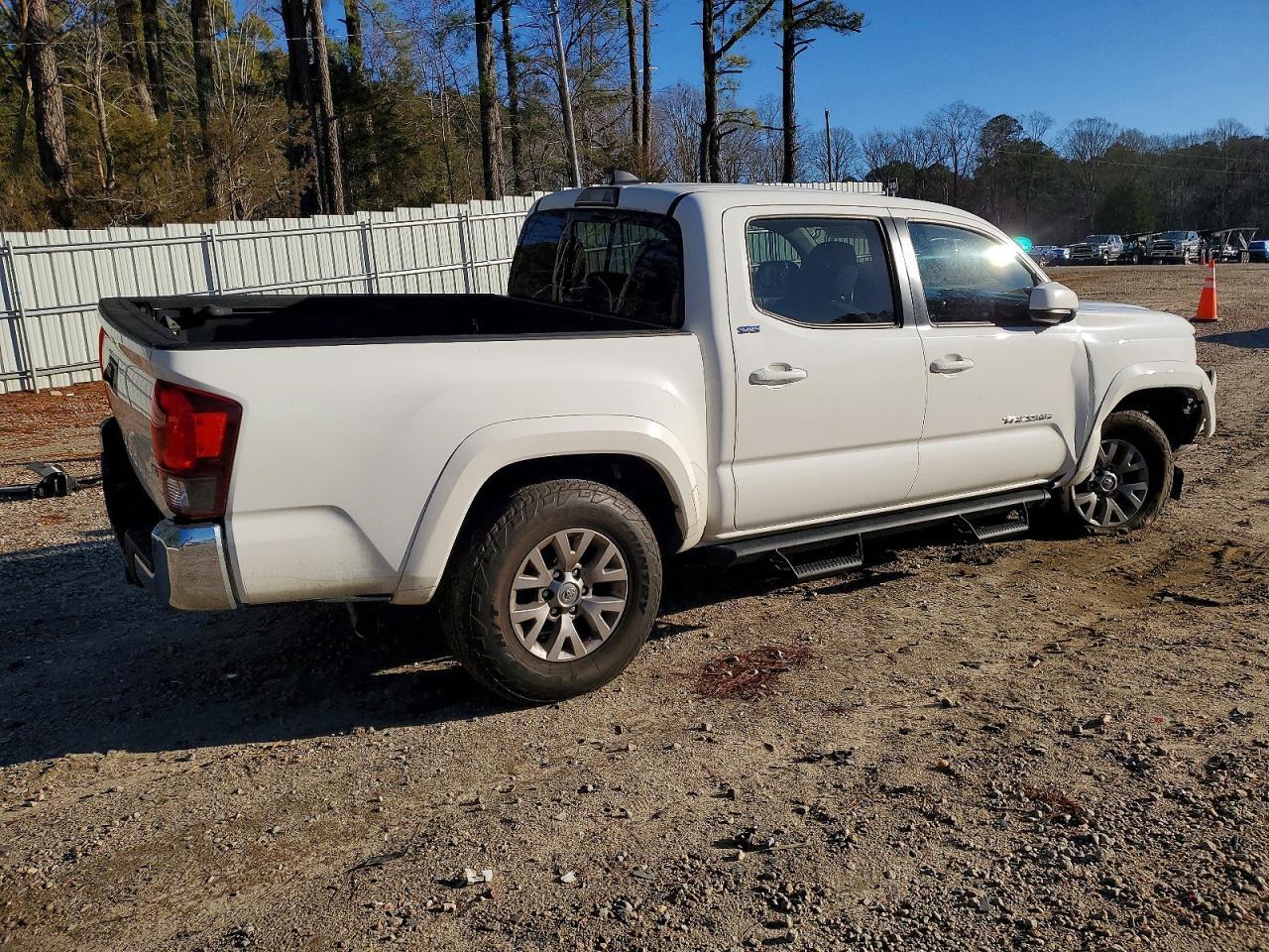 2019 Toyota Tacoma Double Cab - Image 3