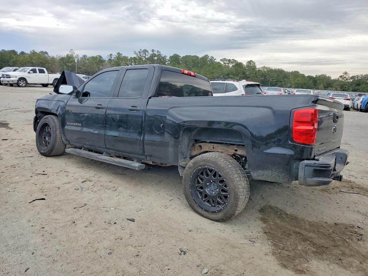 2017 Chevrolet Silverado C1500 Custom - Image 2
