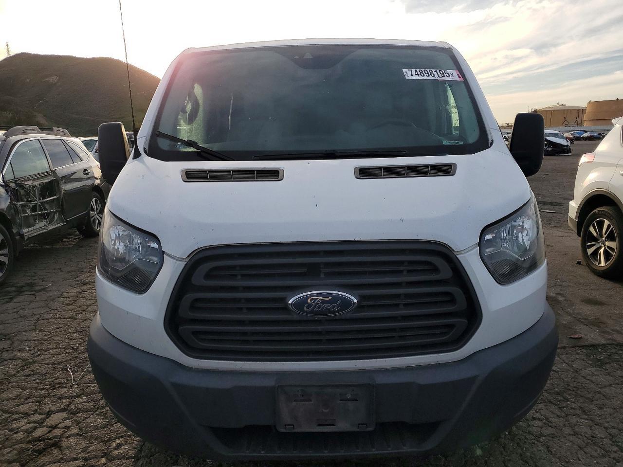 2018 Ford Transit 150 Delivery Van - Фото 5