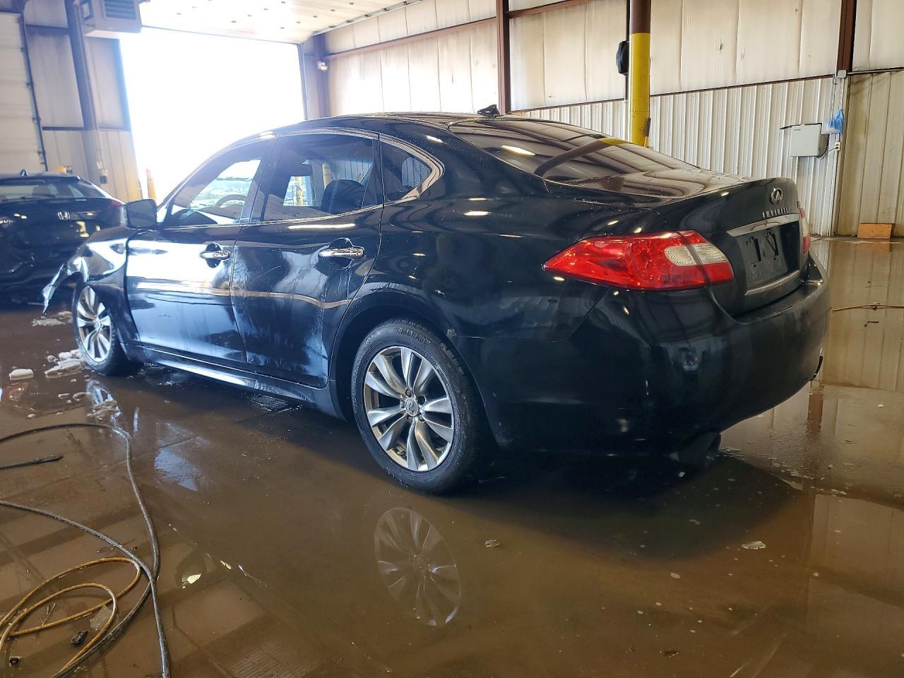 2011 Infiniti M37 X - Image 2
