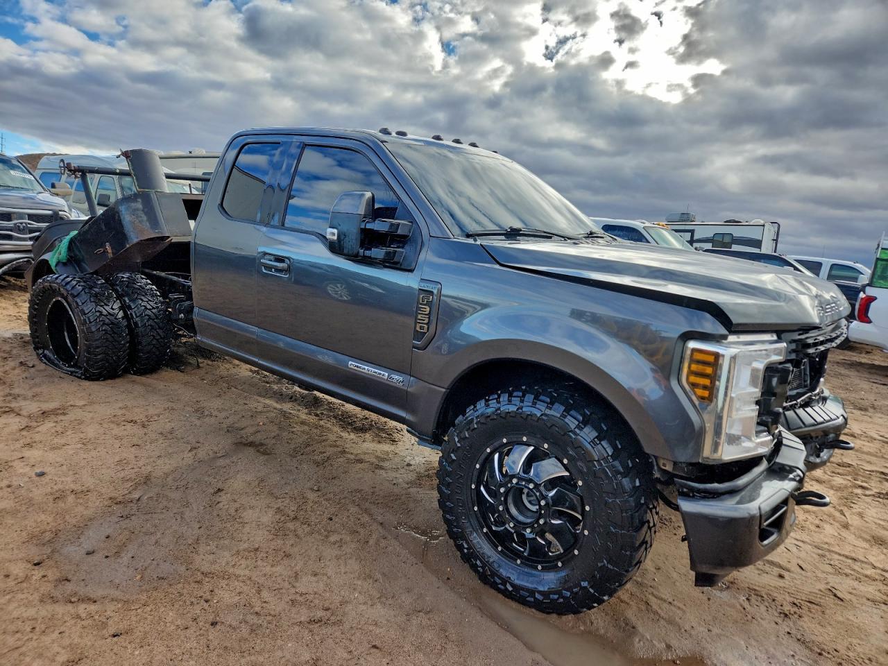 2019 Ford F350 Flatbed Truck - Фото 4