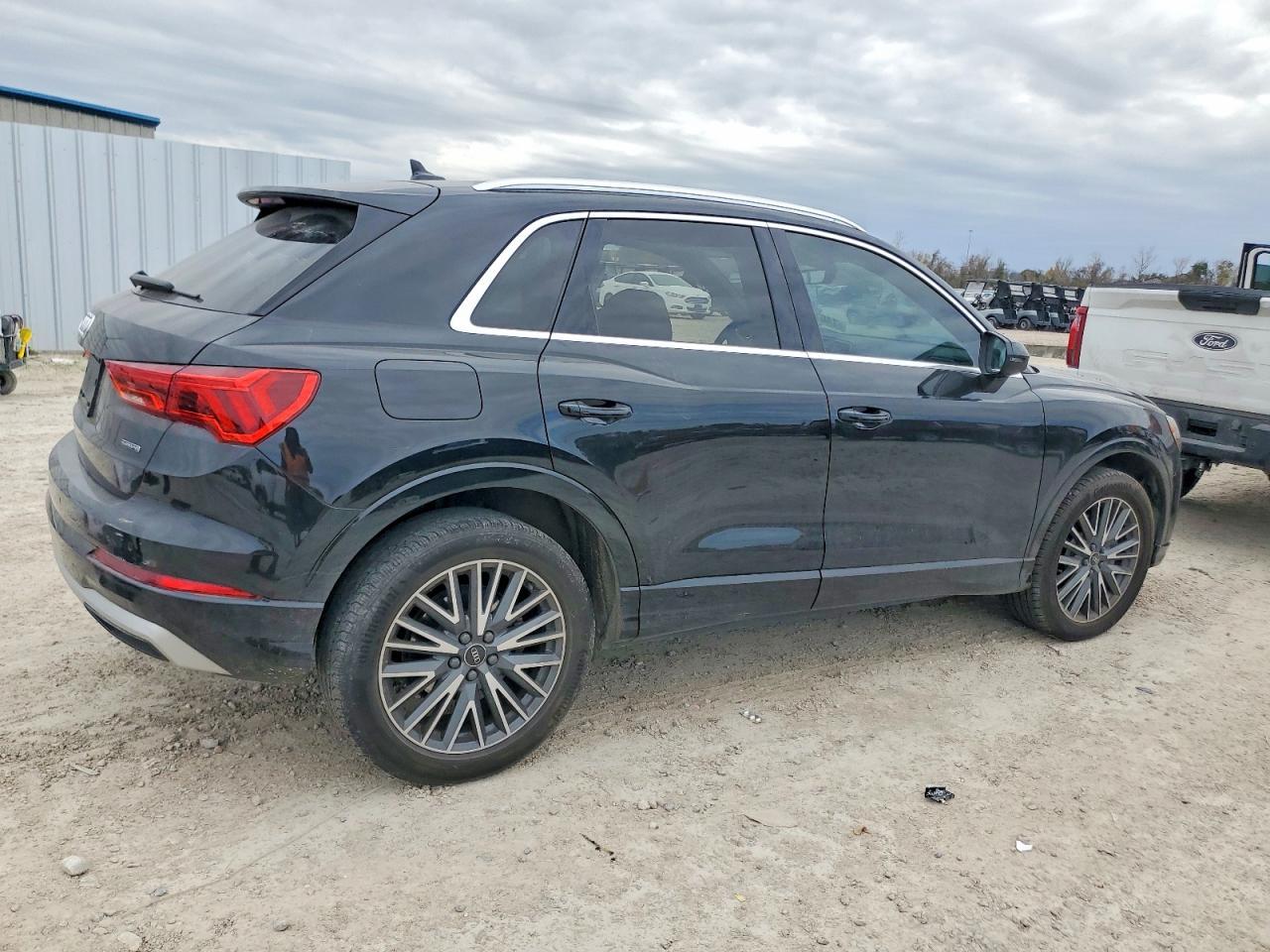 2021 Audi Q3 Premium 40 - Image 3