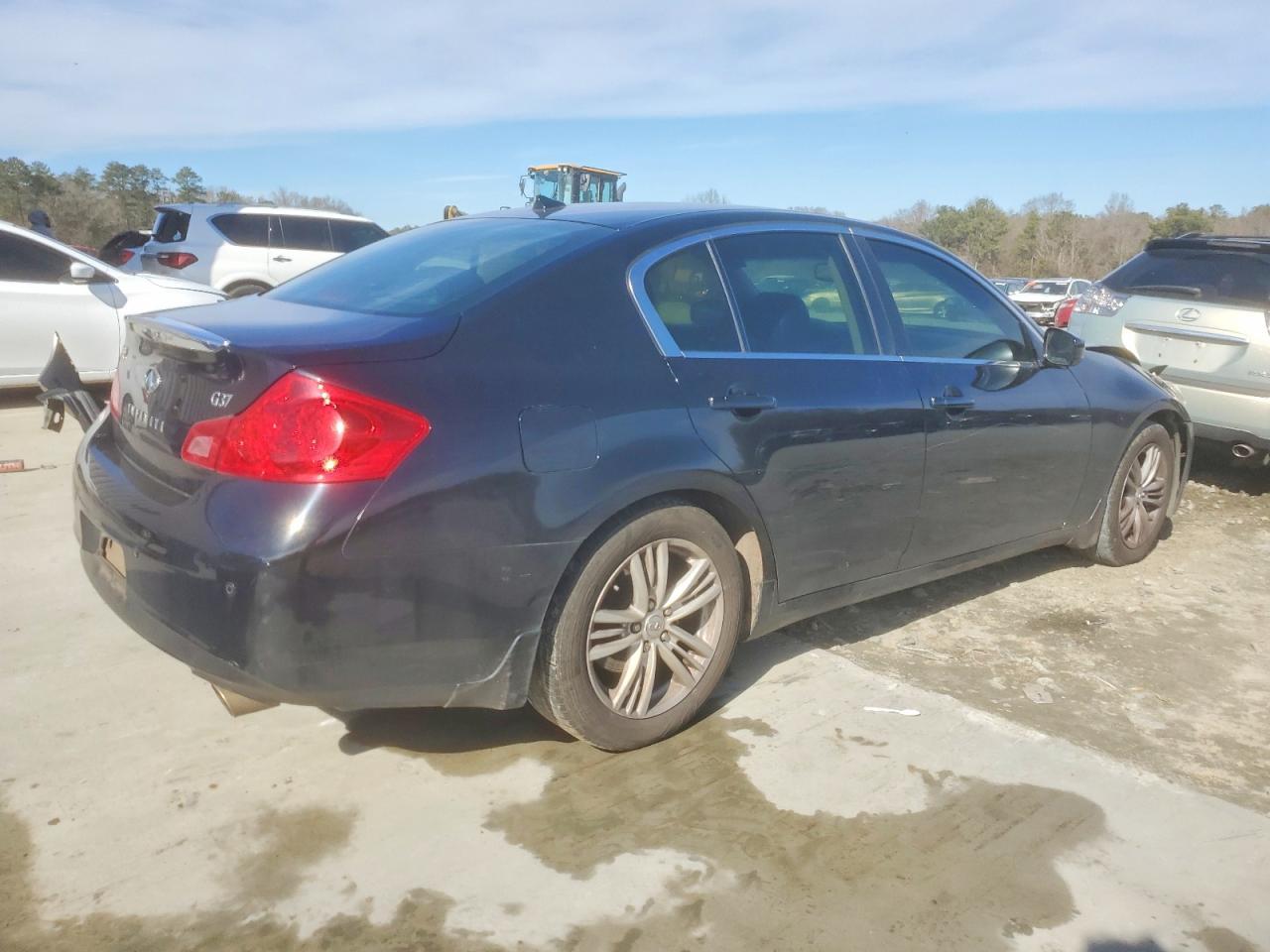 2013 Infiniti G37 Base - Image 3