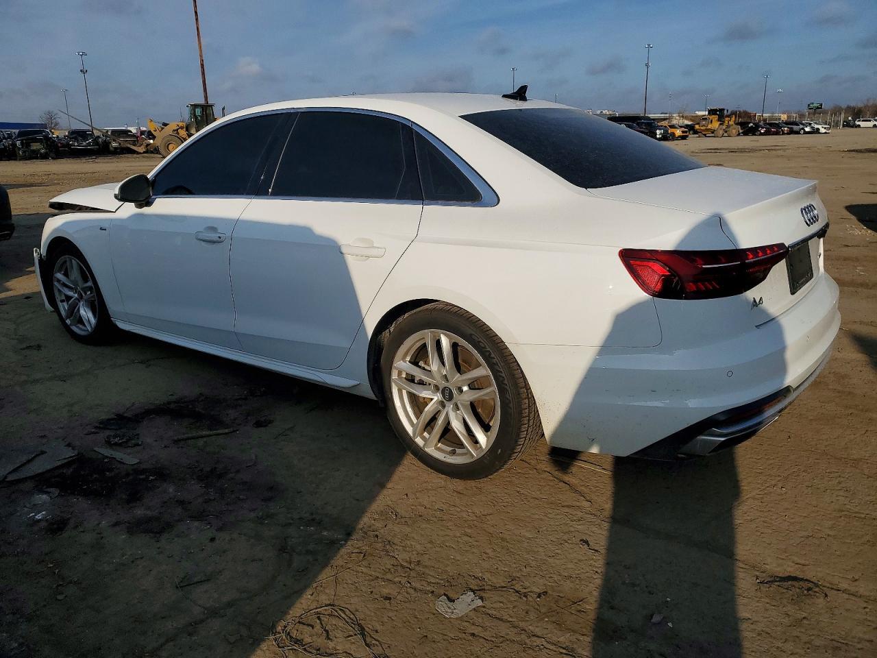 2022 Audi A4 Premium Plus 45 - Фото 2