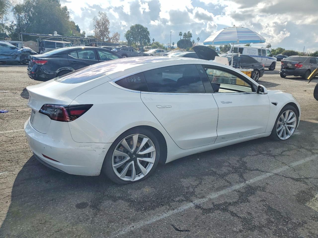 2019 Tesla Model 3 - Image 3