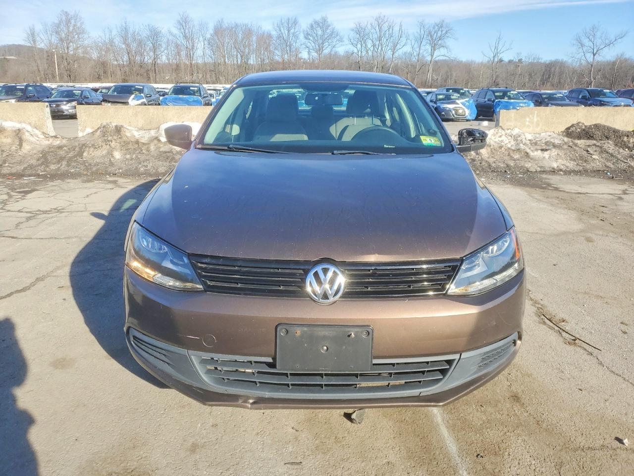 2014 Volkswagen Jetta Base - Image 5