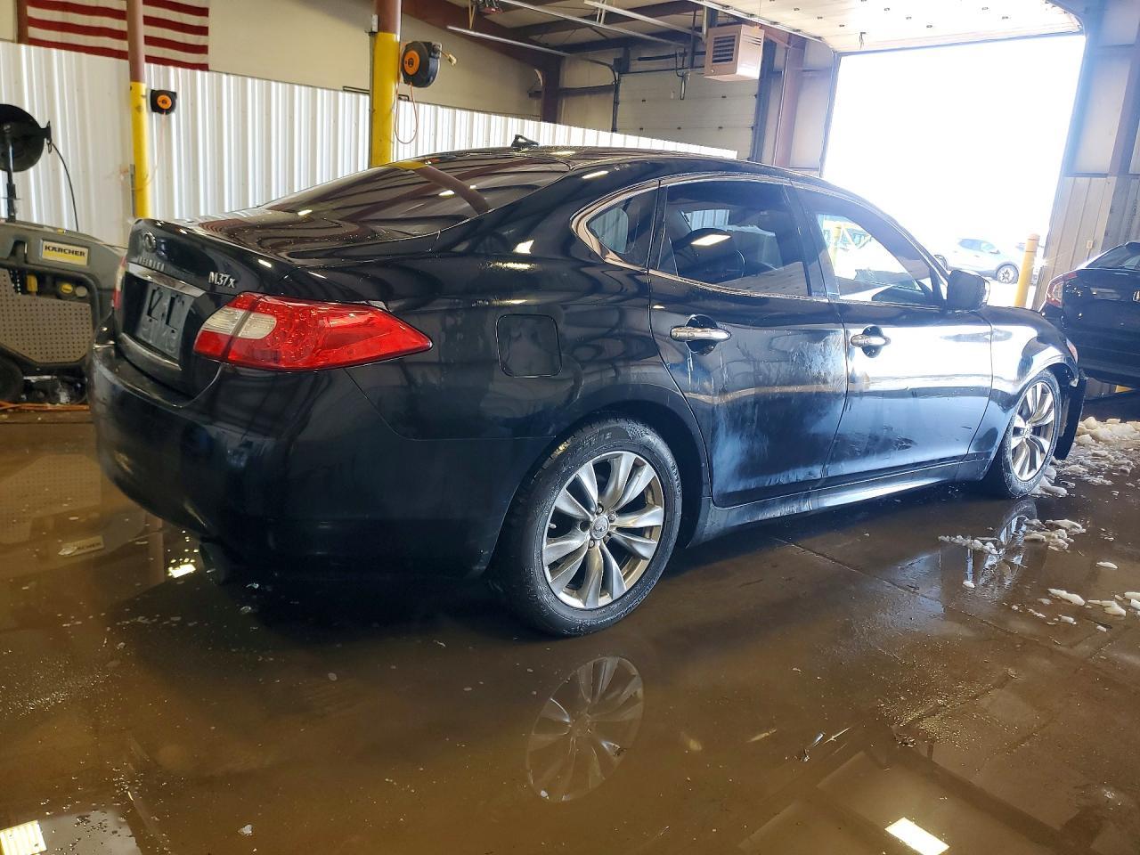 2011 Infiniti M37 X - Image 3