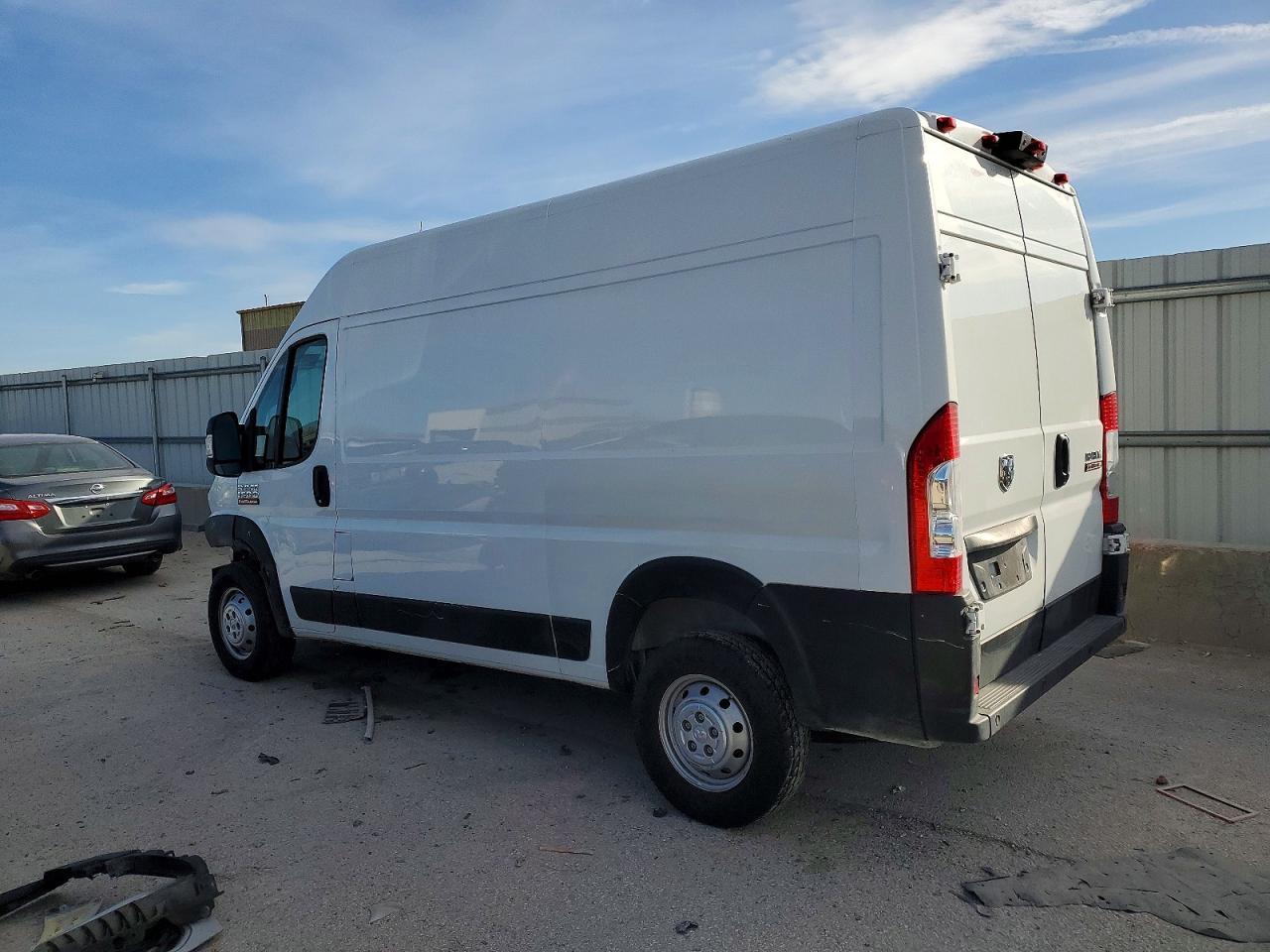 2021 Ram Promaster 1500 Delivery Van - Фото 2