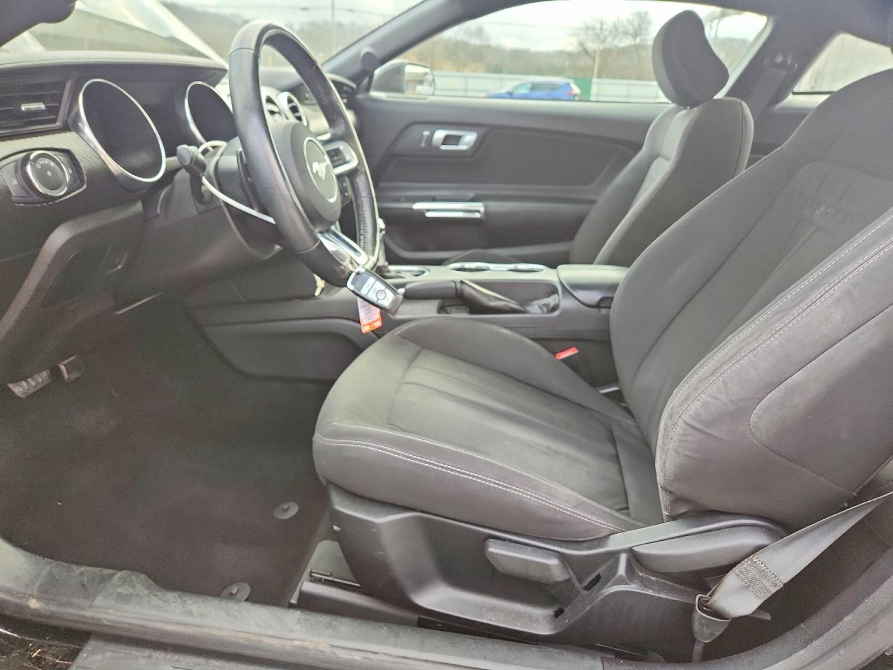 2020 Ford Mustang - Фото 7