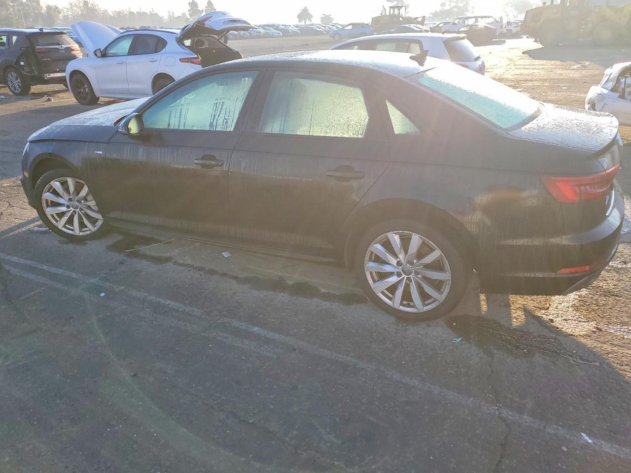 2018 Audi A4 Premium - Фото 2