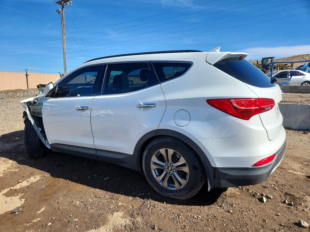 2015 Hyundai Santa Fe Sport 2.4L - Image 2